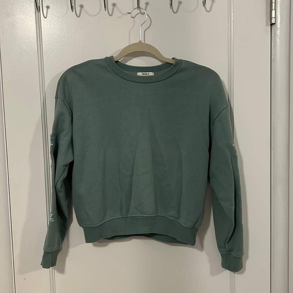 Forever 21 Green Floral Embroidery Sleeve Print Sweatshirt Size Small